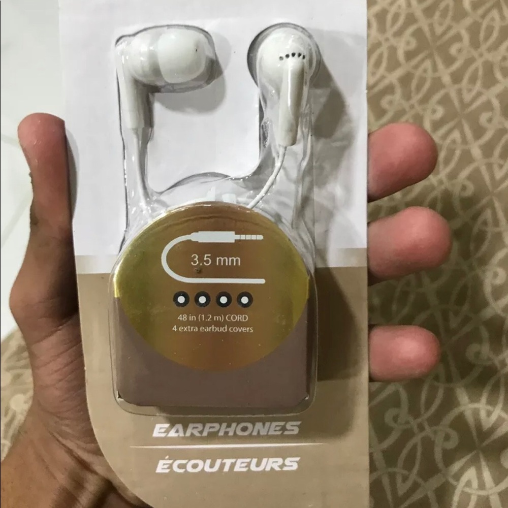 Earphones for smartphones